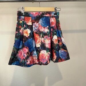 Colorful Floral Pleated Mini Skirt – Size XS – New with Tag